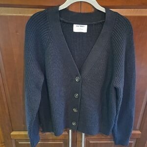 Old Navy Black Cardigan Sweater with V-neck and Fitted Style